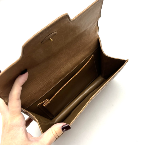 1960s Petit Honey Croc Embossed Patent Leather Top Handle Clutch Made in Italy - Picture 9 of 16
